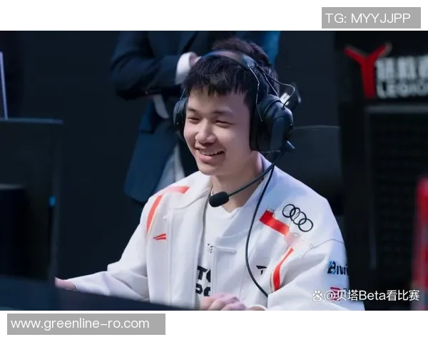 TES上路遭遇险境蒙多勇敢扛塔成功收割敌方双杀展现团队默契